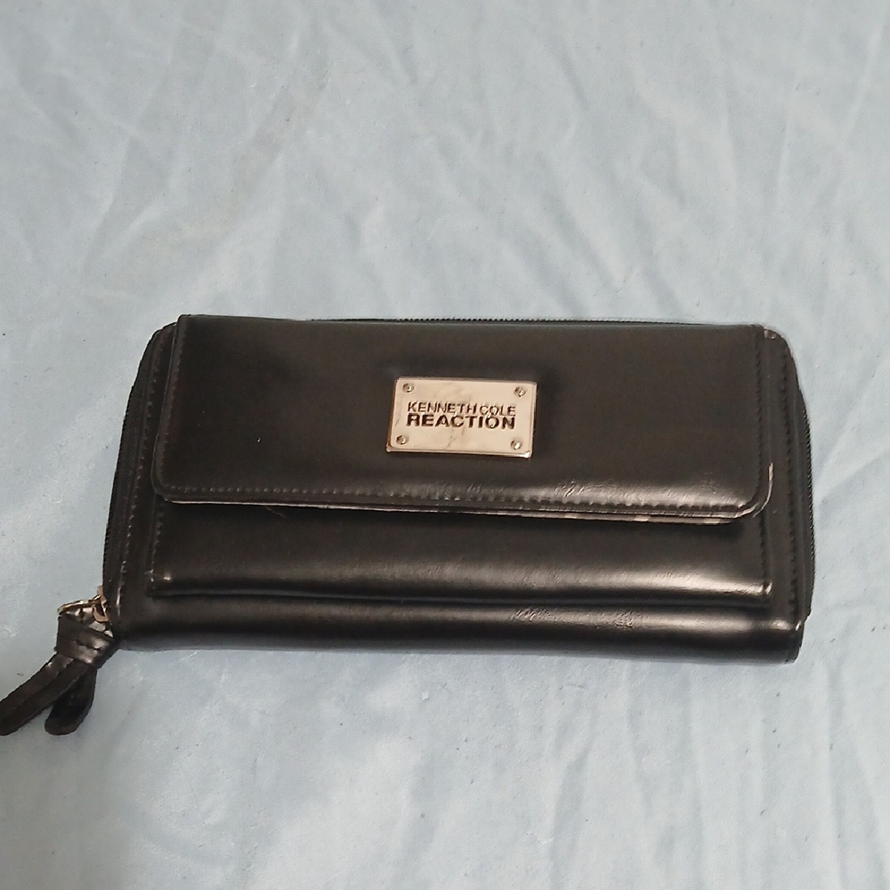 Kenneth Cole Reaction Black Leather Wallet